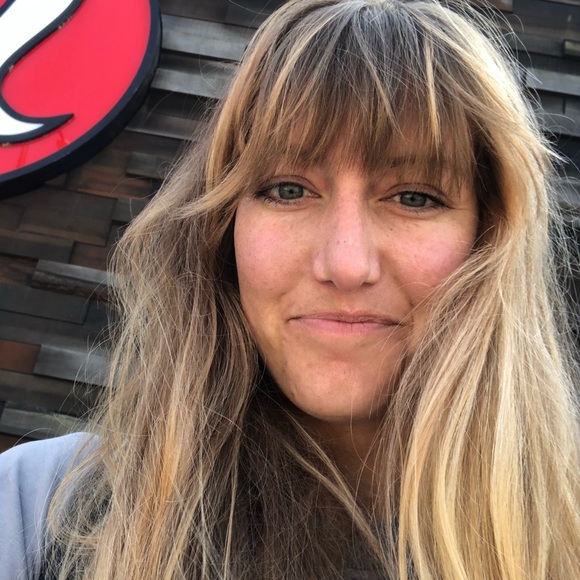 Meet your Posher, Stephanie - Picture 1 of 1